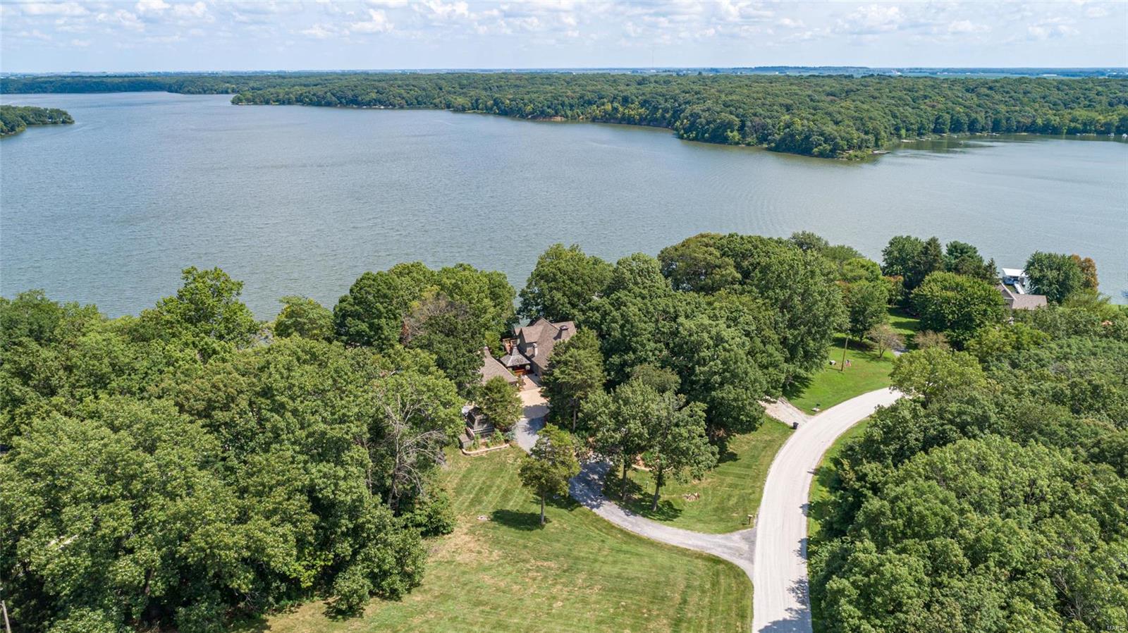 86 Solar Circle Litchfield, IL 62056 - Photo 3 of 73 Gallery Image 3