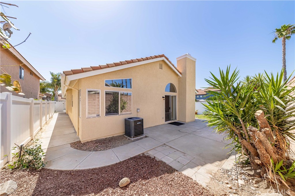 40048 Villa Venecia Temecula, CA 92591 - Photo 36 of 36 a front view of a house with a yard