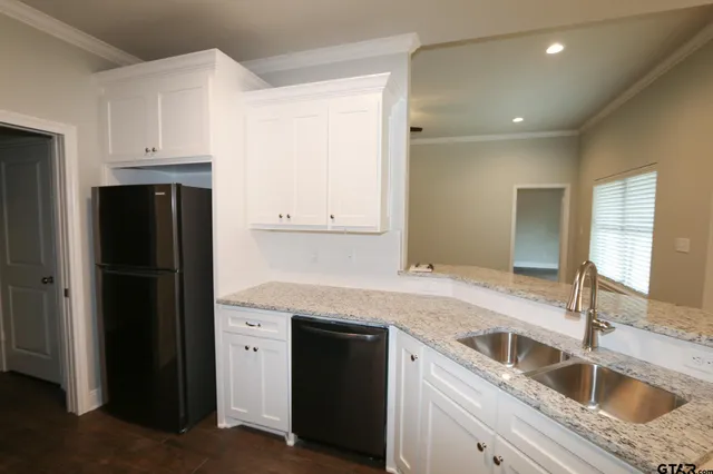 $1,800 | 10243 County Road 135, Flint, TX 75762