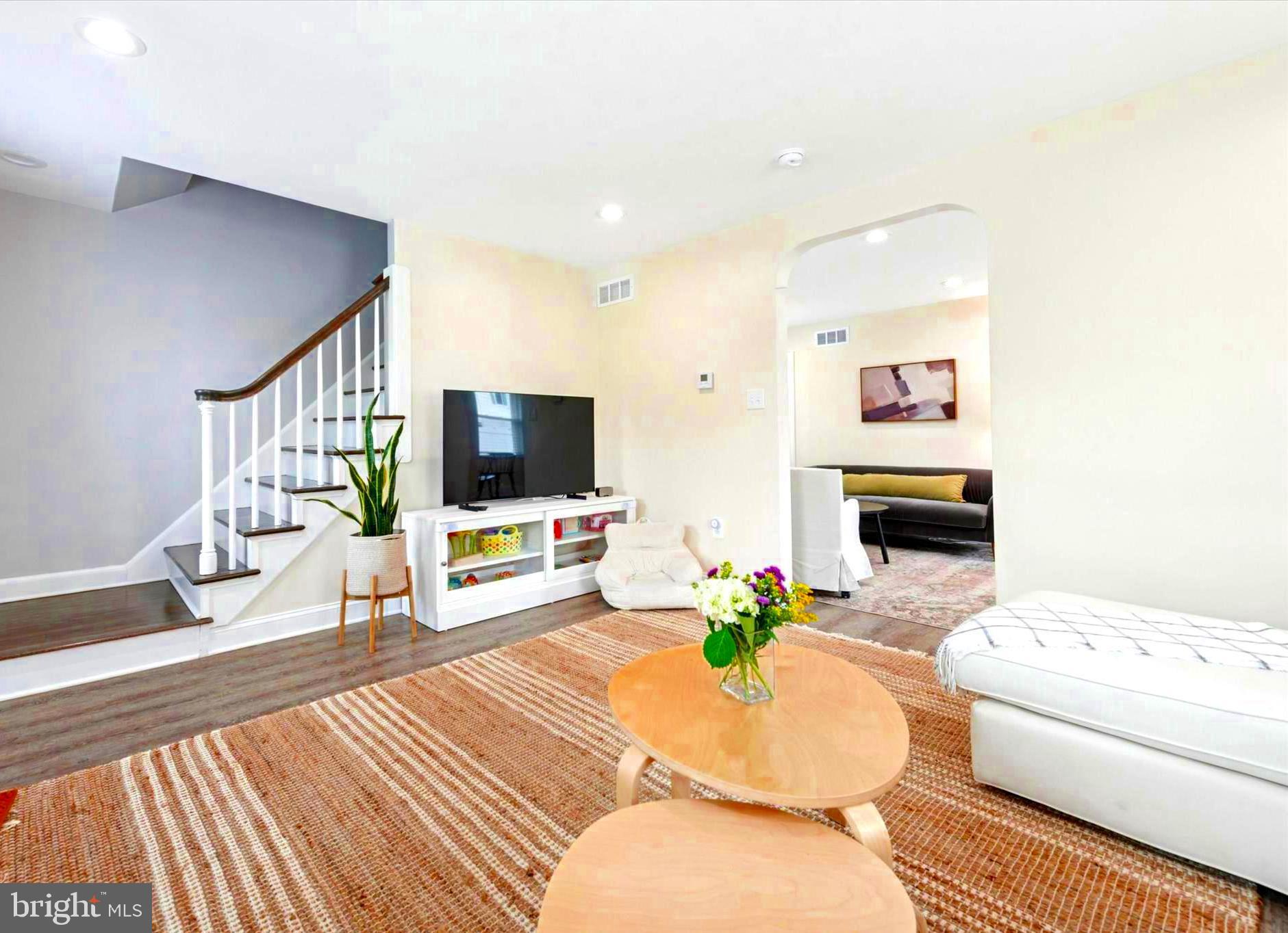 726 Brookhaven Road Wallingford, PA 19086 - Photo 13 of 30 Loads of natural light throughout