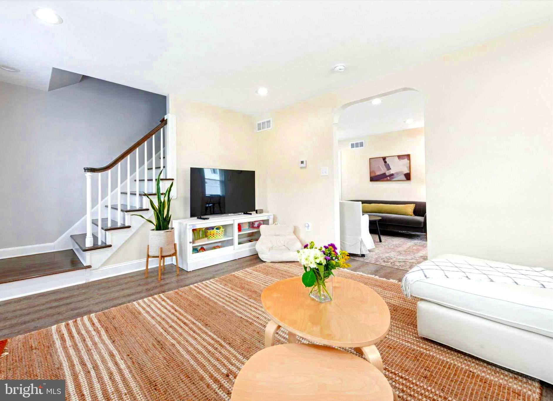 726 Brookhaven Road Wallingford, PA 19086 - Photo 13 of 30 Loads of natural light throughout