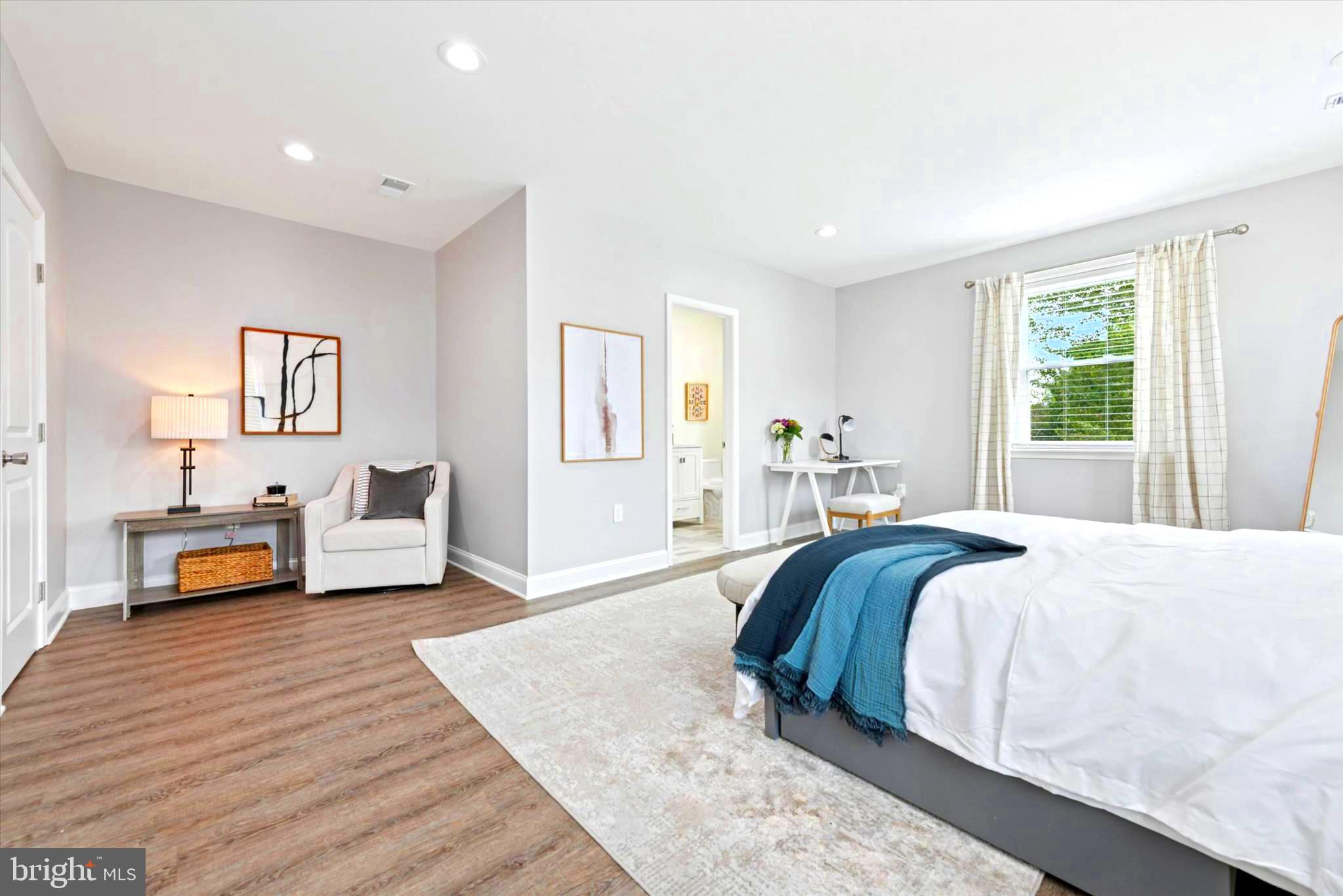 726 Brookhaven Road Wallingford, PA 19086 - Photo 15 of 30 Primary Reading nook and Bath view