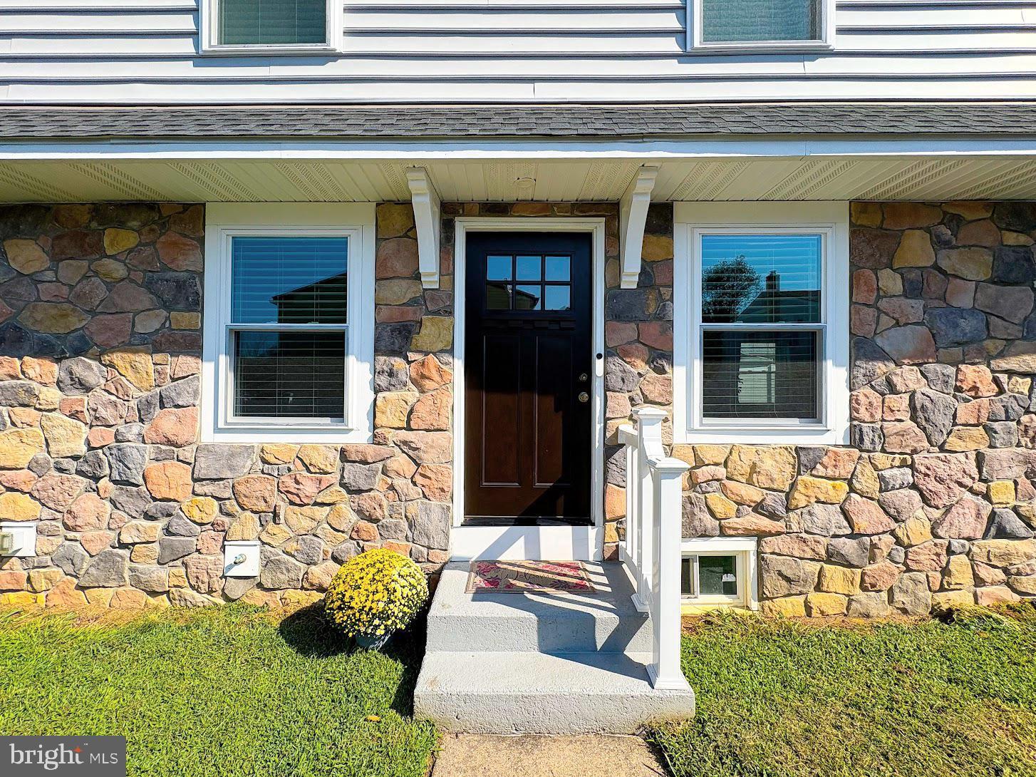 726 Brookhaven Road Wallingford, PA 19086 - Photo 2 of 30 Welcome Home !