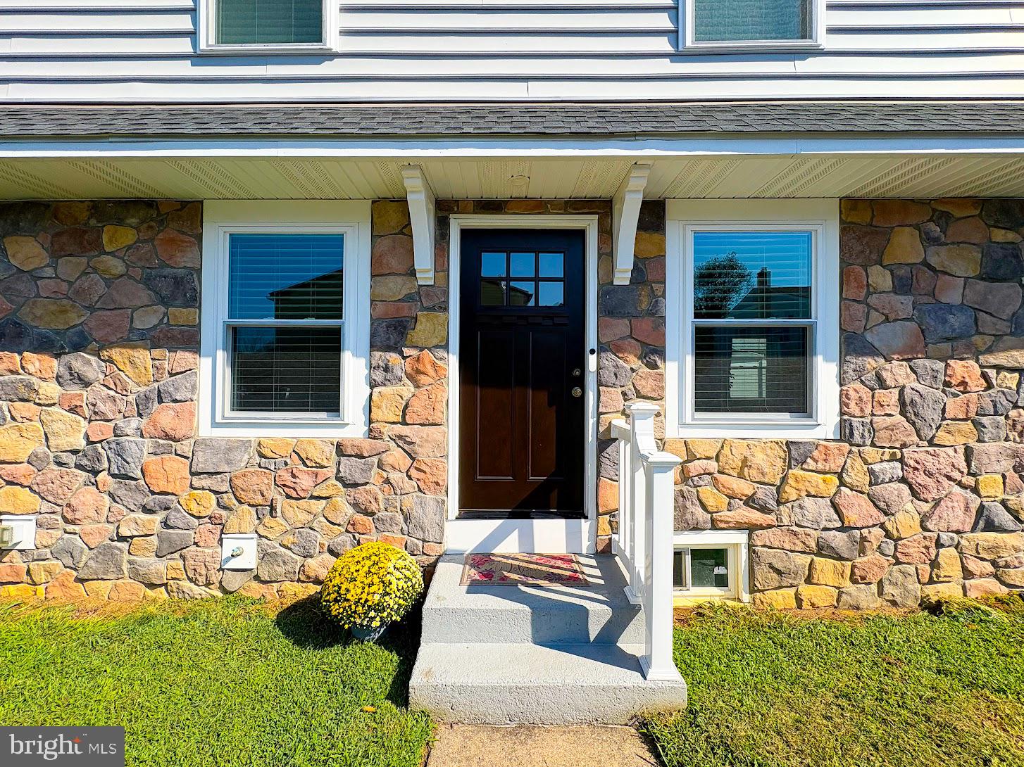 726 Brookhaven Road Wallingford, PA 19086 - Photo 3 of 30 Welcome Home !