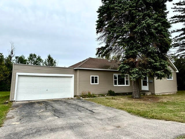 950 Locust Street Cheboygan, MI 49721 - Photo 1 of 20 Gallery Image 1