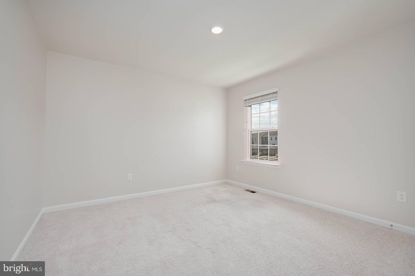 2085 Pomona Way Frederick, MD 21702 - Photo 37 of 53 Bright and airy blank canvas room.