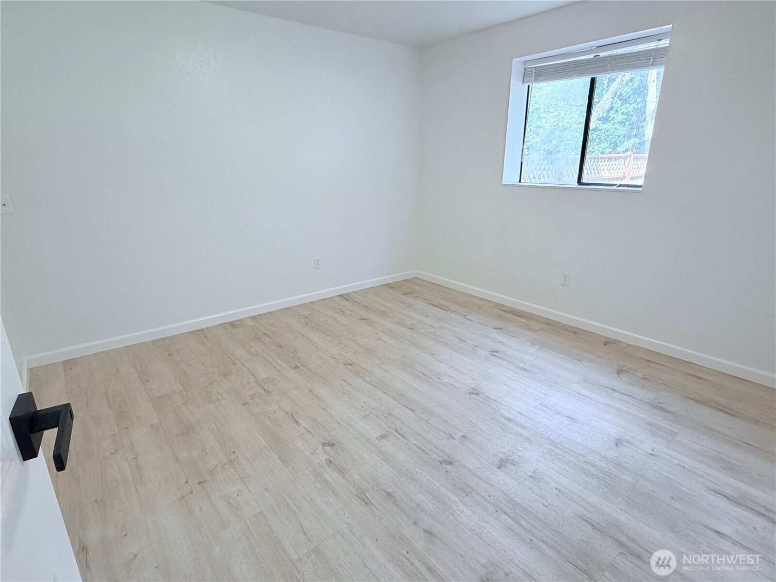 904 North Waugh Road Mount Vernon, WA 98273 - Photo 28 of 40