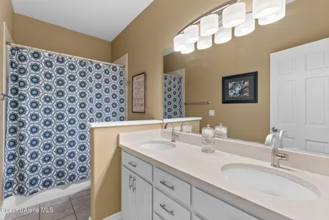 $1,395,000 | 1611 East Heritage Lane, Spokane, WA 99208