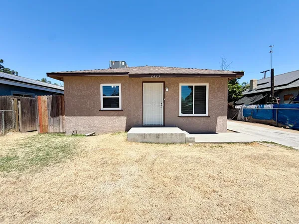 $314,900 | 2421 East Clay Avenue, Fresno, CA 93701