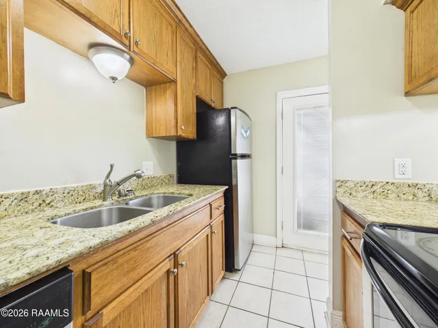 $875 | 510 Fox Run Avenue, Unit 2, Lafayette, LA 70508