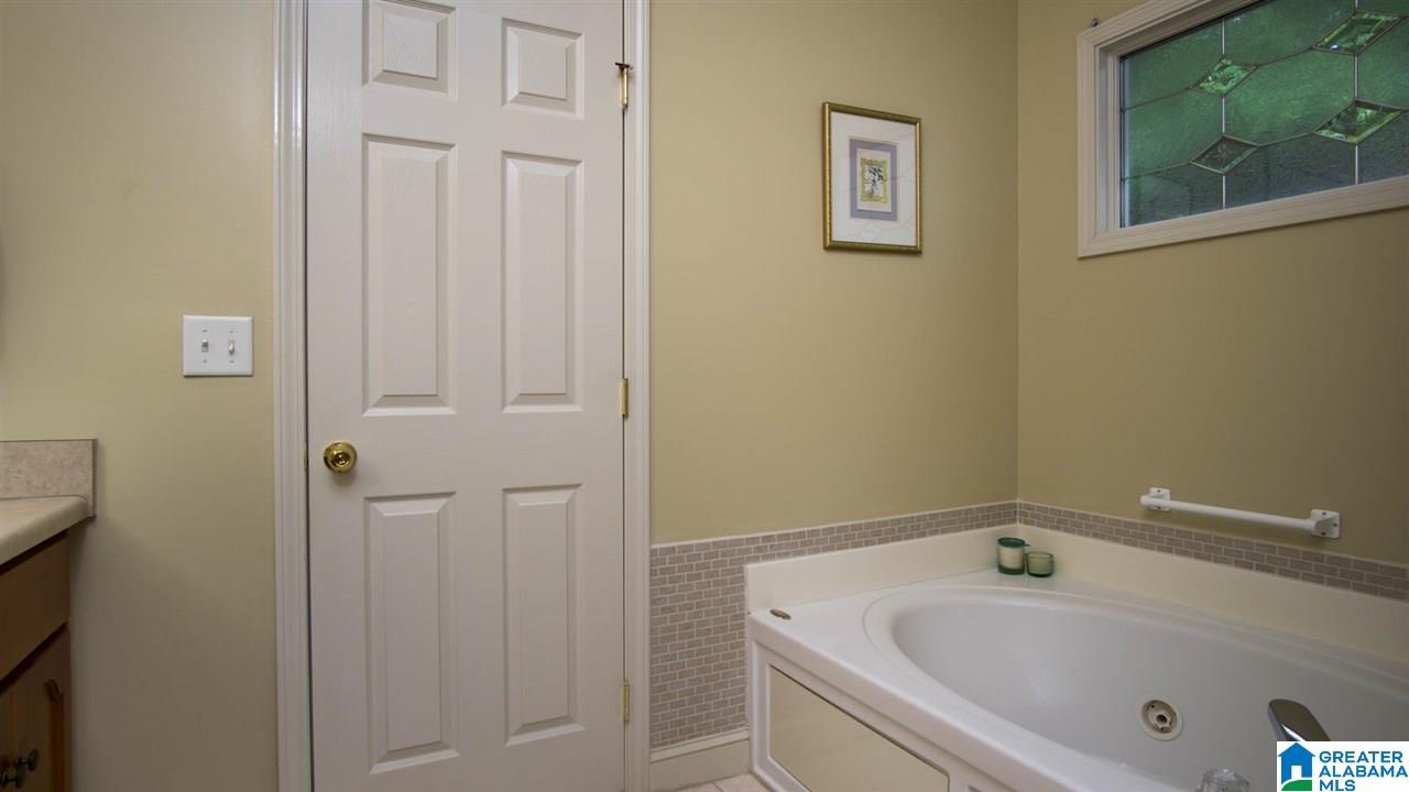 581 Hackberry Ridge Trace Birmingham, AL 35226 - Photo 14 of 20