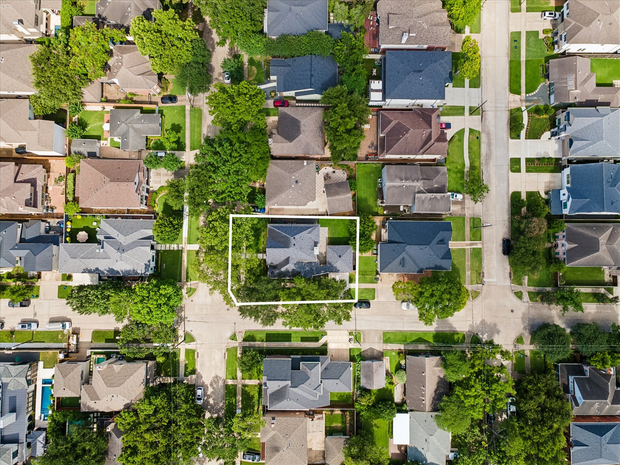 4131 Sunset Boulevard Houston, TX 77005 - Photo 36 of 38 an aerial view of residential houses with outdoor space