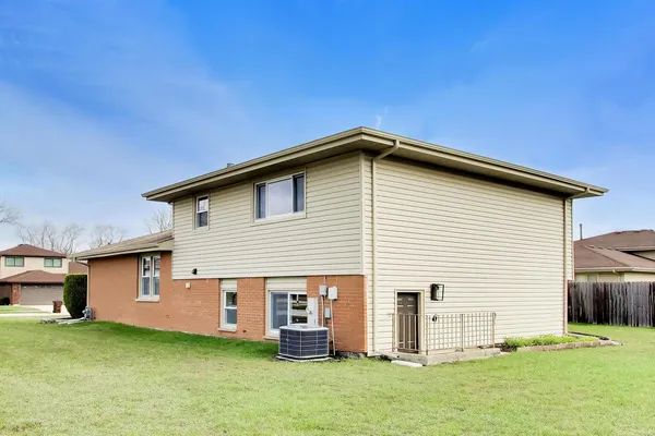 a front view of house with yard