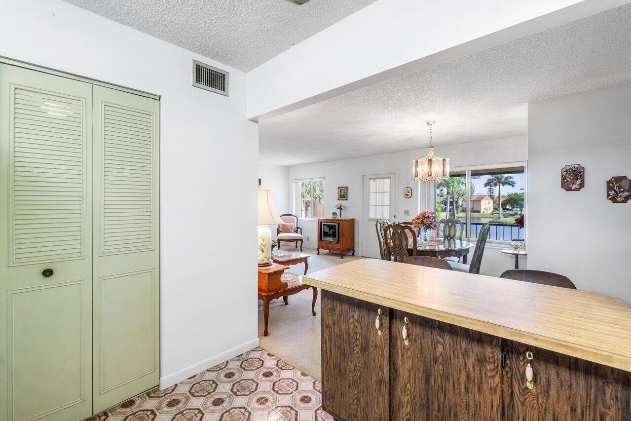 342 Pine Ridge Circle, Unit B2 Greenacres, FL 33463 - Photo 12 of 18 20211028170149572259000000-o