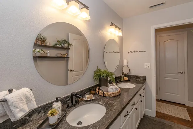 $545,000 | 1824 East Lester Avenue, Fresno, CA 93720