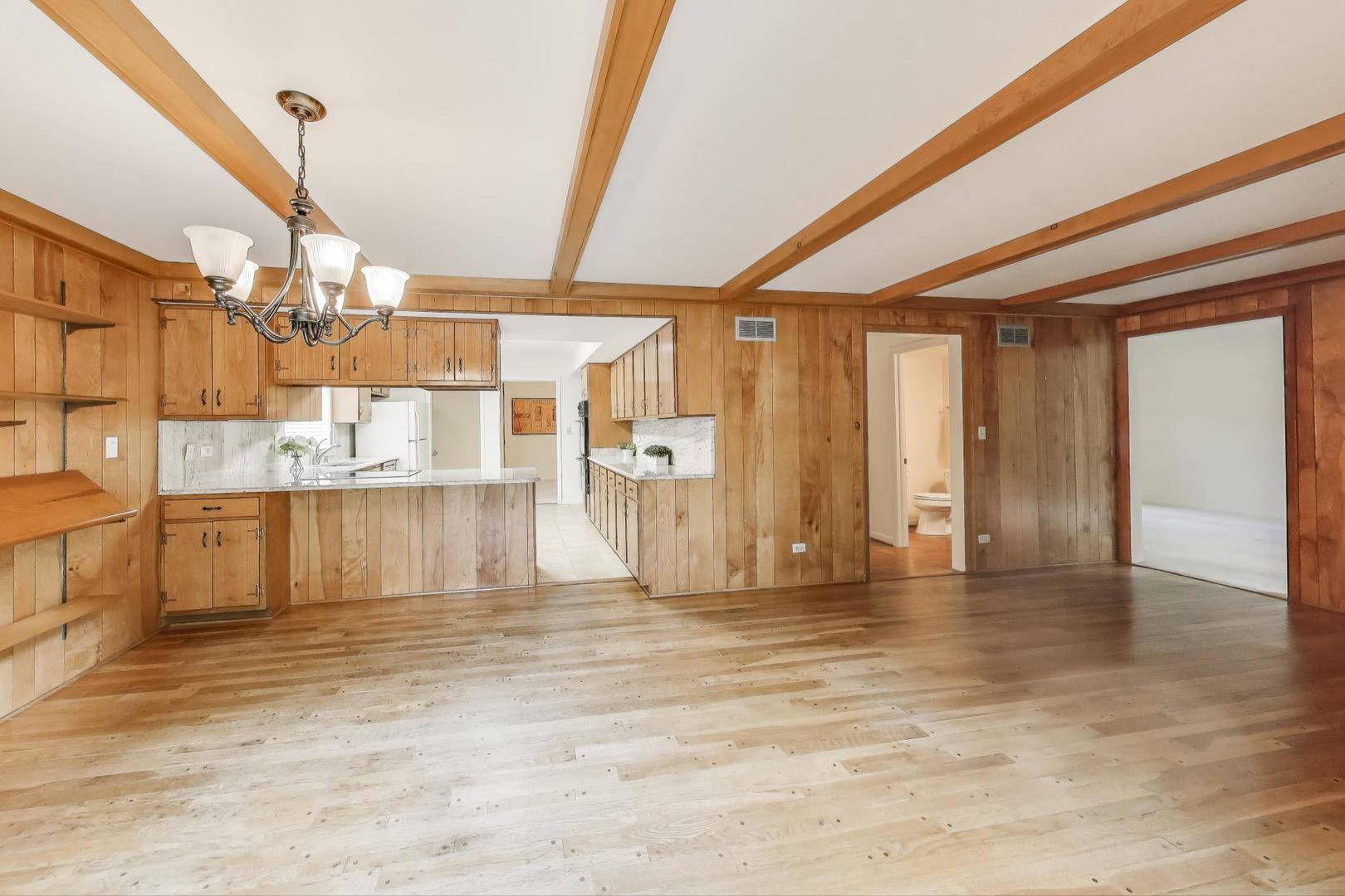 1904 Birch Road Northbrook, IL 60062 - Photo 11 of 37 a view of a living room
