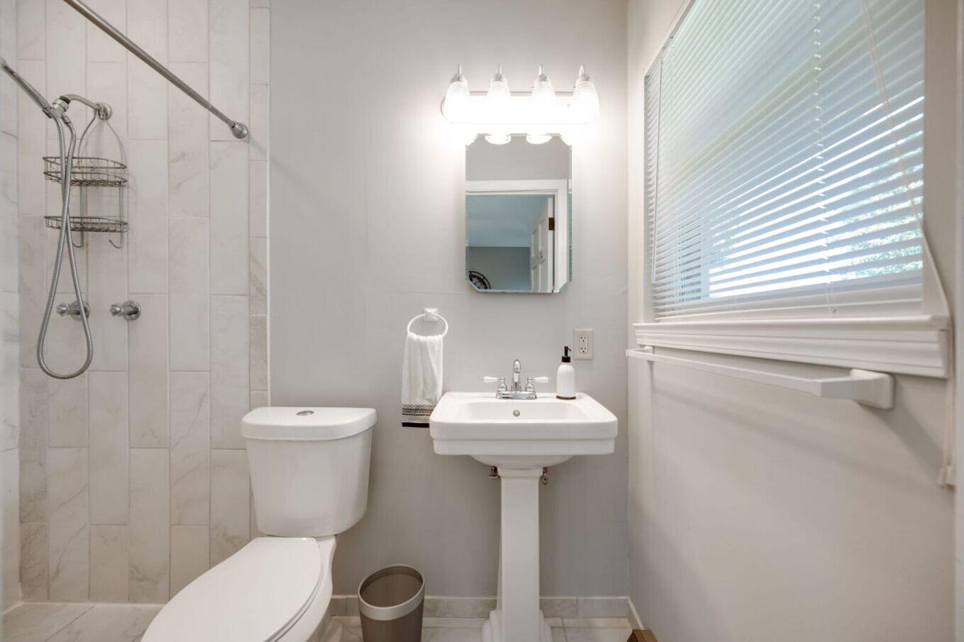 4005 Harbor Hills Road Chattanooga, TN 37416 - Photo 21 of 30 master bath