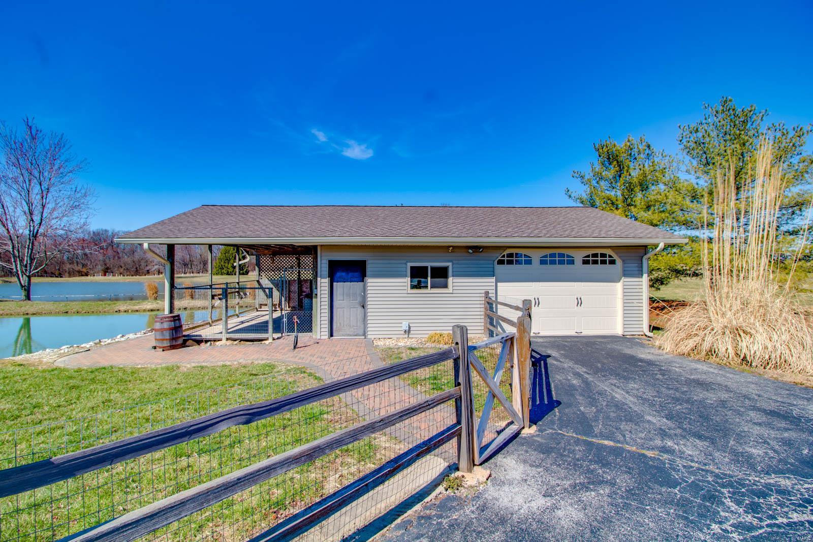 8729 Old Moro Road Dorsey, IL 62021 - Photo 17 of 64