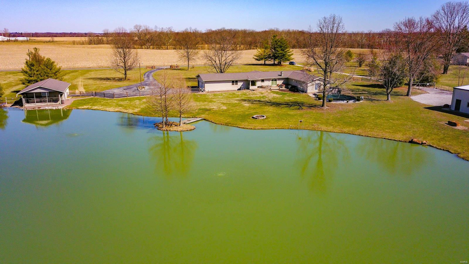 8729 Old Moro Road Dorsey, IL 62021 - Photo 3 of 64