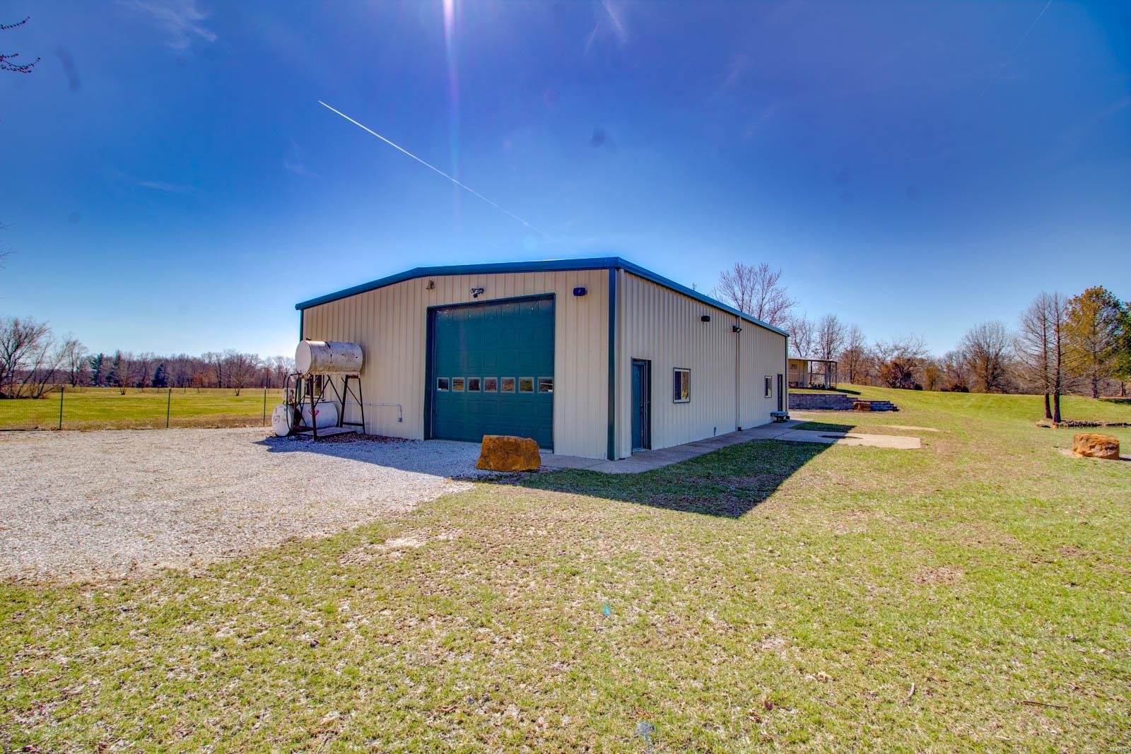 8729 Old Moro Road Dorsey, IL 62021 - Photo 27 of 64