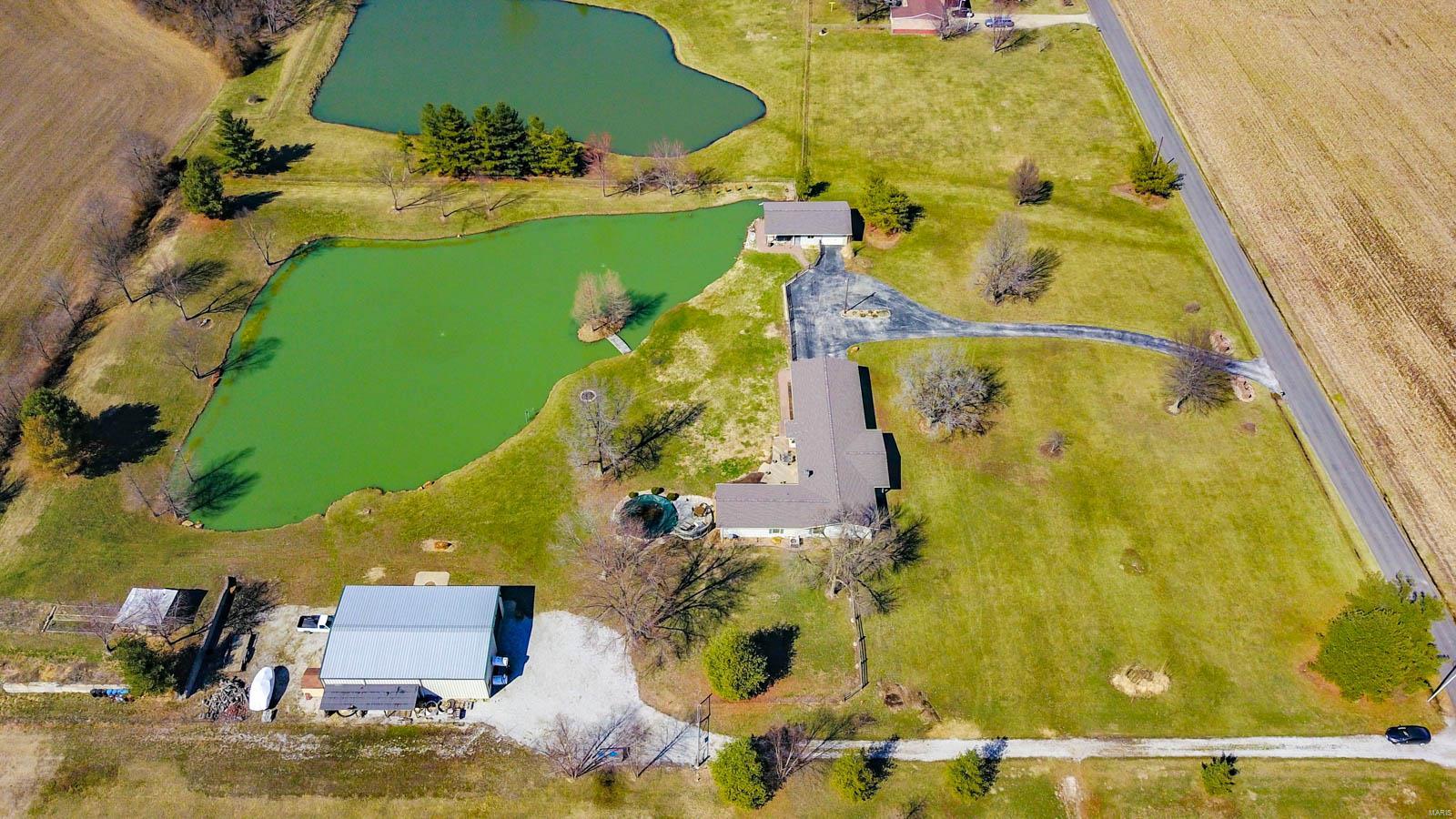 8729 Old Moro Road Dorsey, IL 62021 - Photo 7 of 64