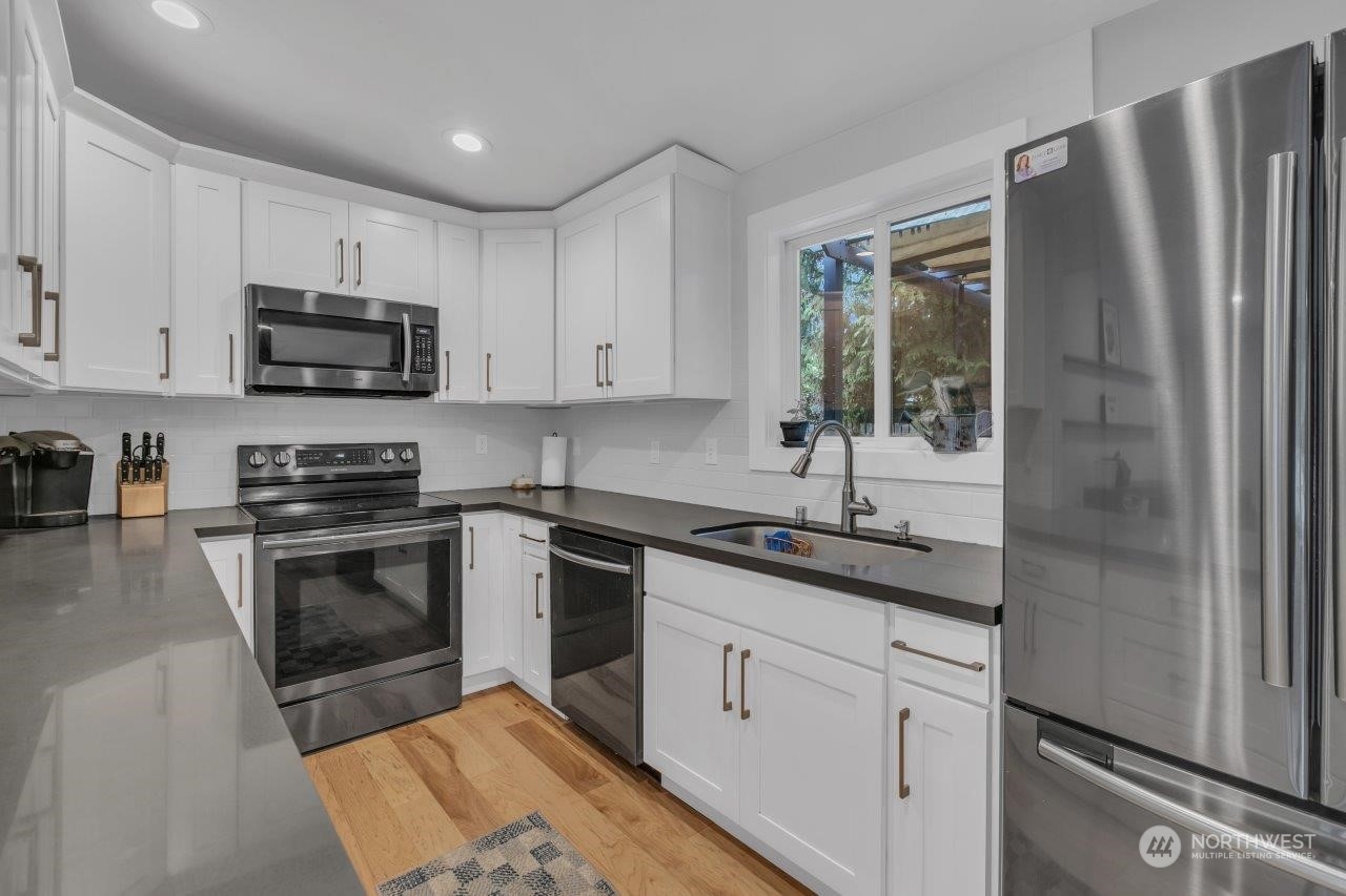 120 194th Street Southeast Bothell, WA 98012 - Photo 9 of 32 Gallery Image 9