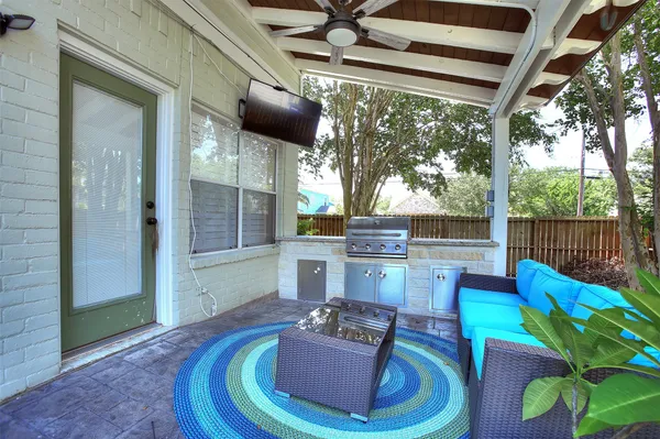 $2,999 | 711 Cien Road, Kemah, TX 77565