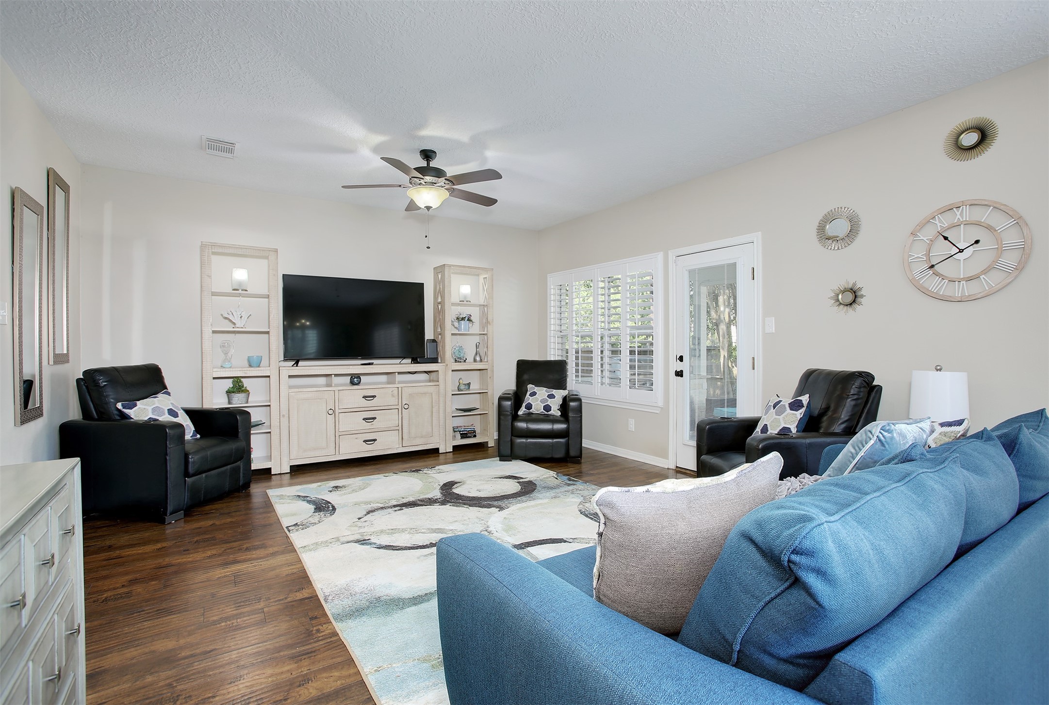 711 Cien Road Kemah, TX 77565 - Photo 4 of 18