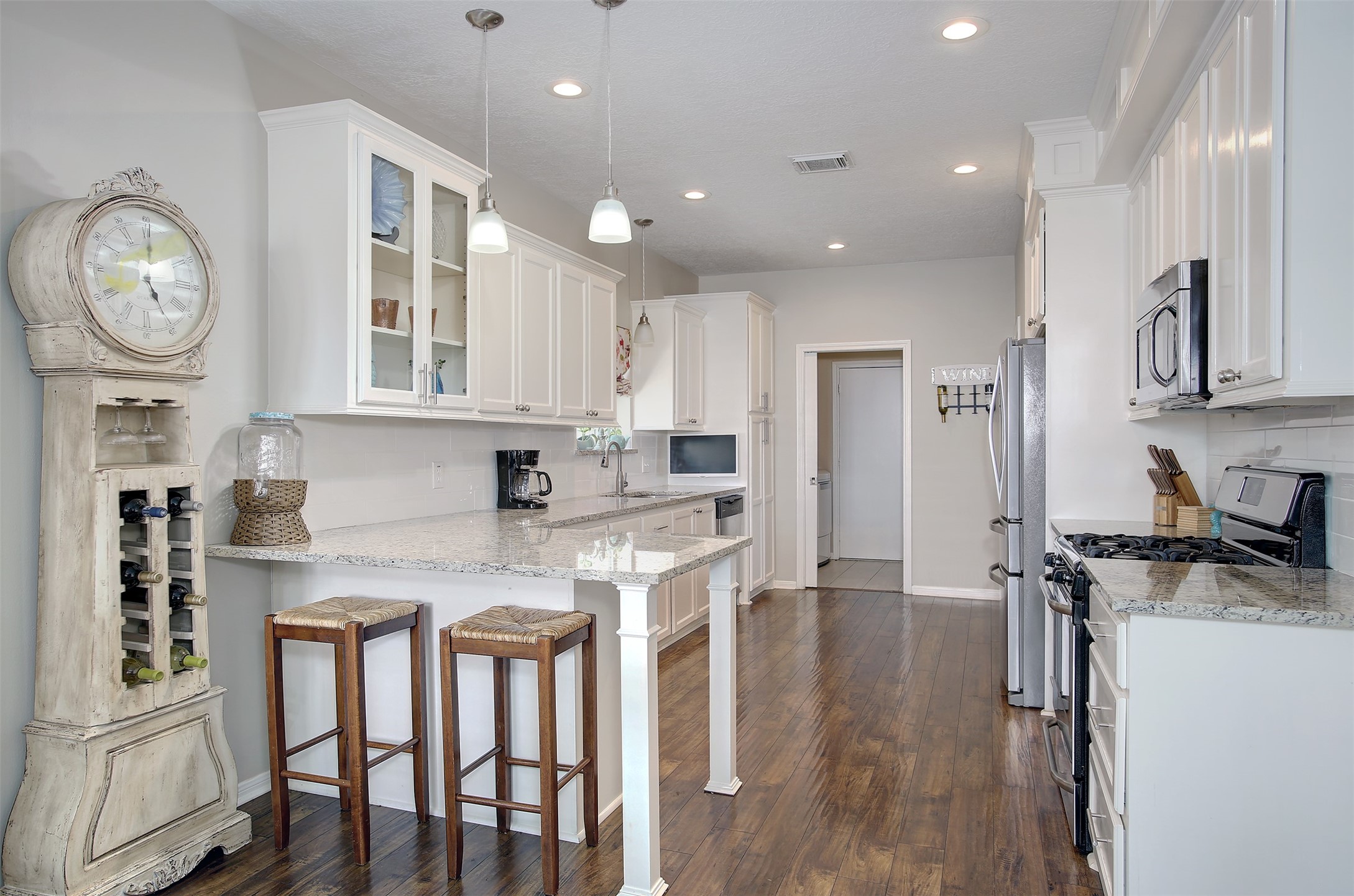 711 Cien Road Kemah, TX 77565 - Photo 10 of 18