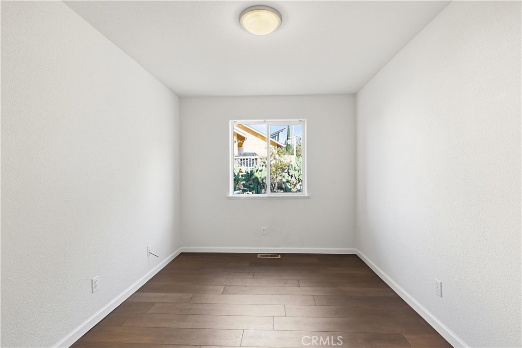 629 Poker Flat Road Copperopolis, CA 95228 - Photo 33 of 71 an empty room with window