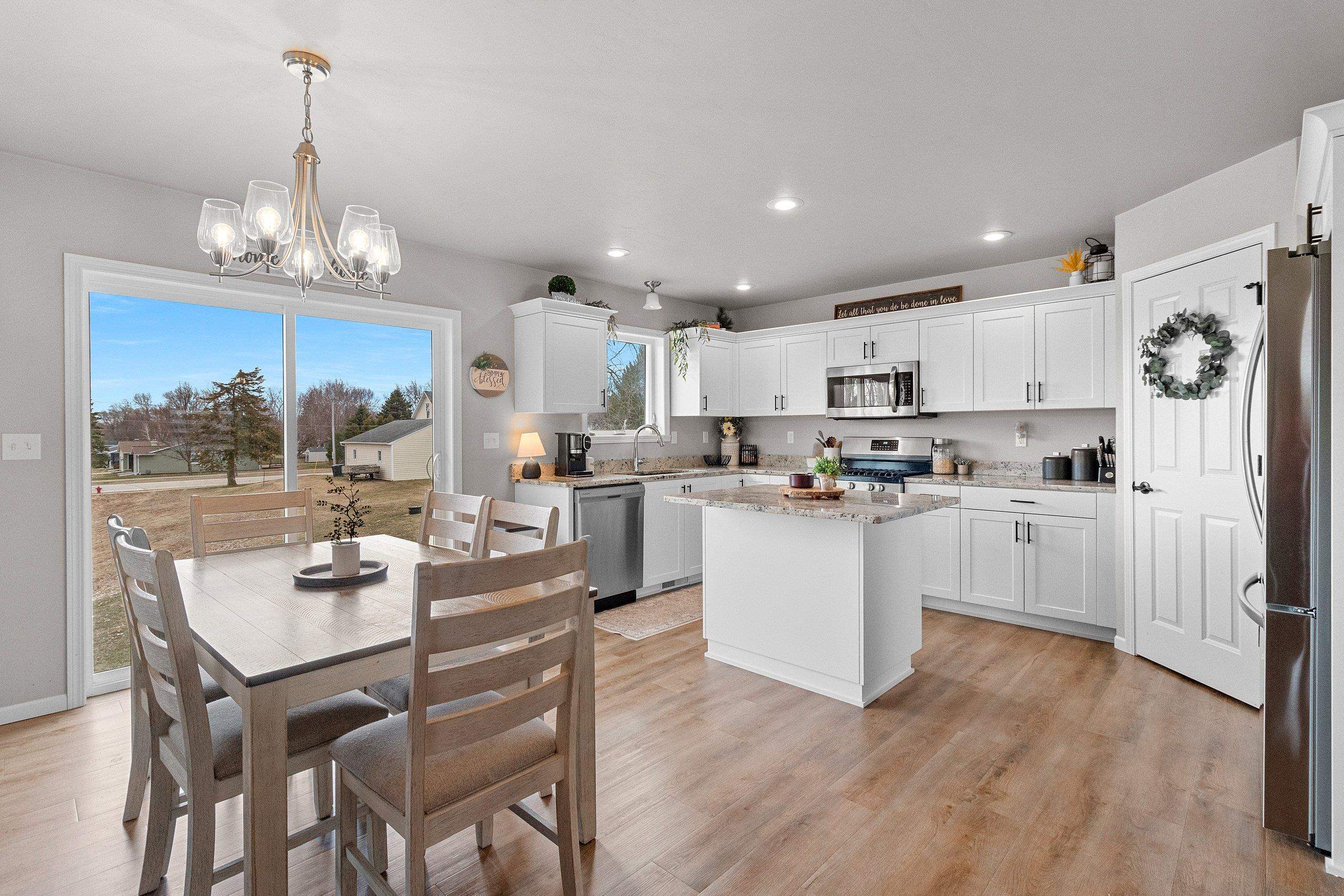 1221 Velsen Road Green Bay, WI 54313 - Photo 11 of 49