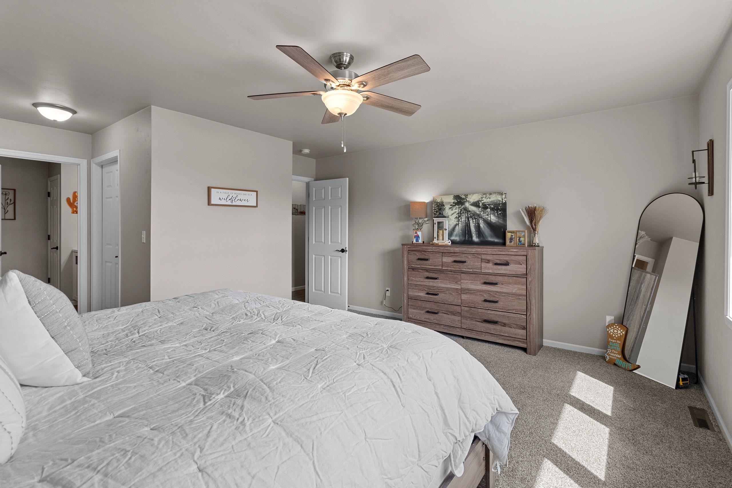 1221 Velsen Road Green Bay, WI 54313 - Photo 22 of 49