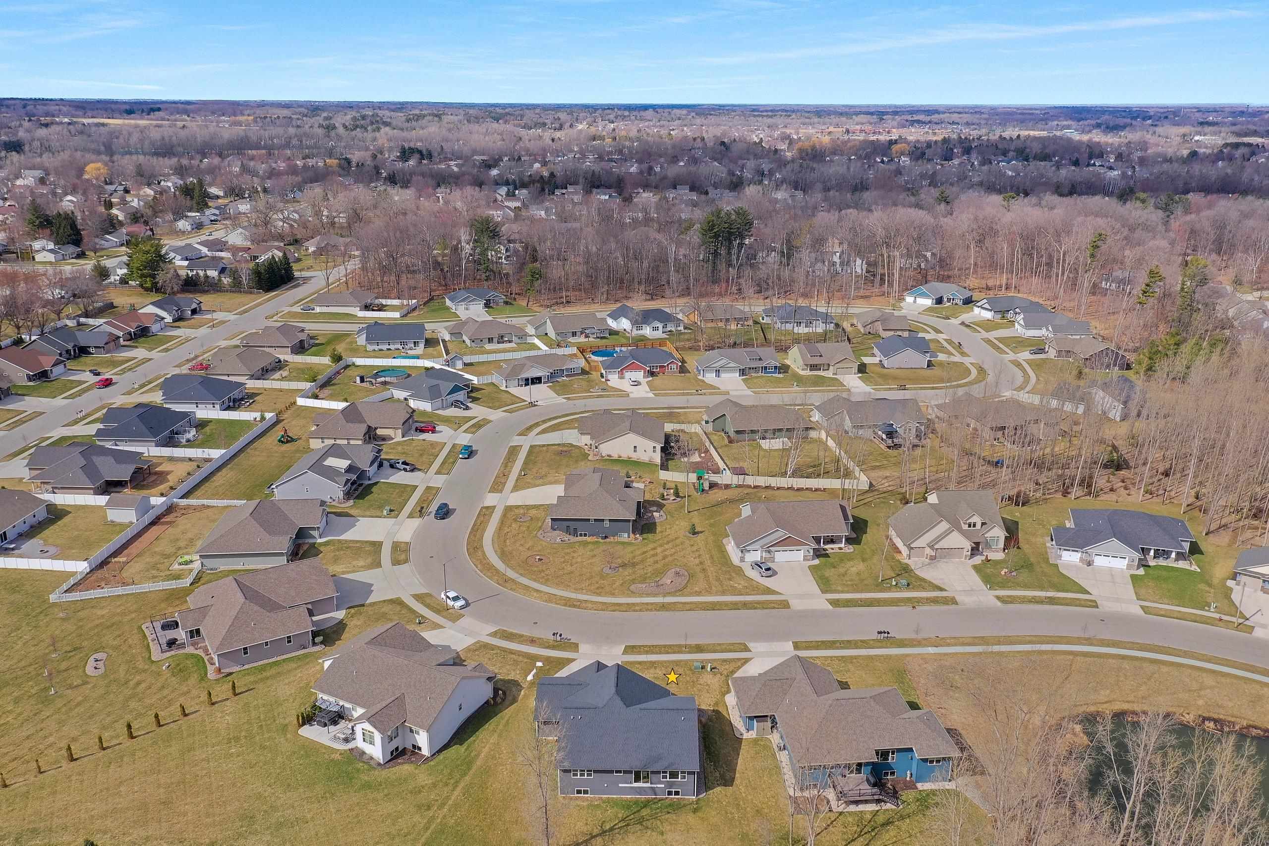 1221 Velsen Road Green Bay, WI 54313 - Photo 41 of 49