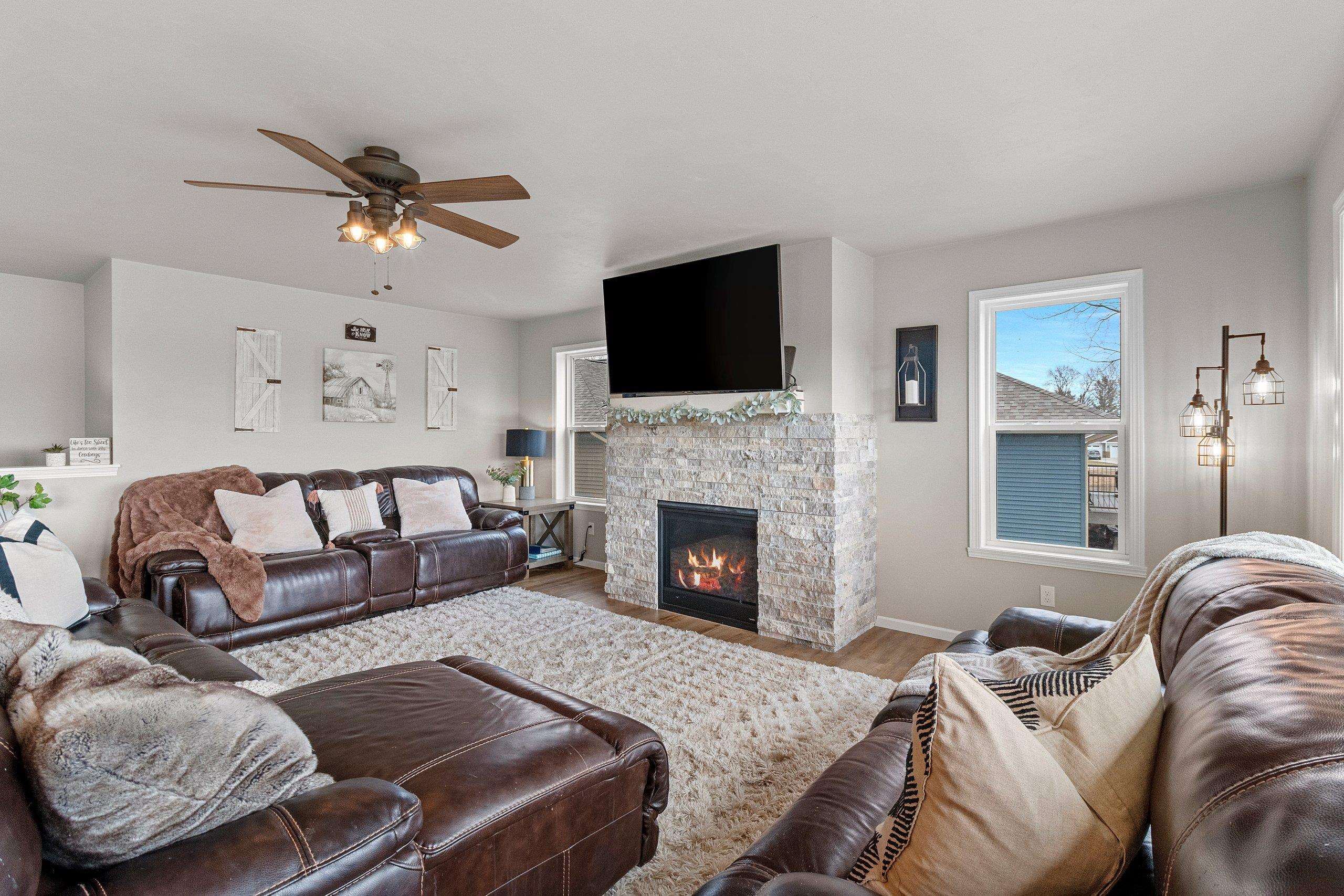 1221 Velsen Road Green Bay, WI 54313 - Photo 6 of 49