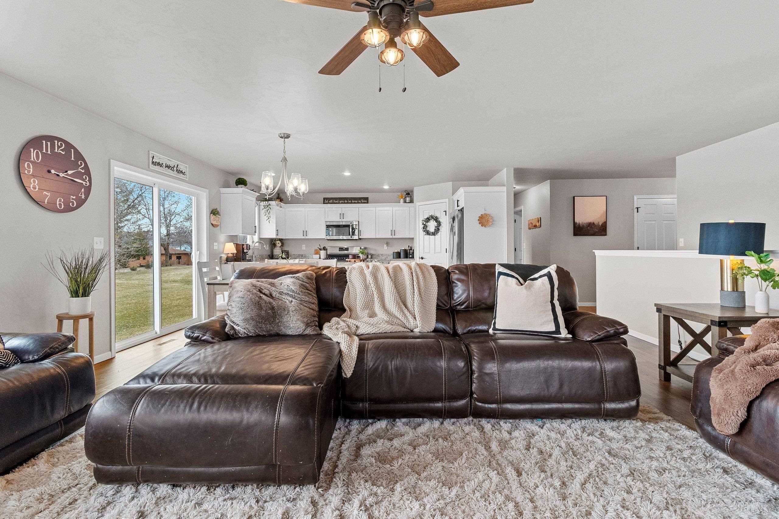 1221 Velsen Road Green Bay, WI 54313 - Photo 7 of 49