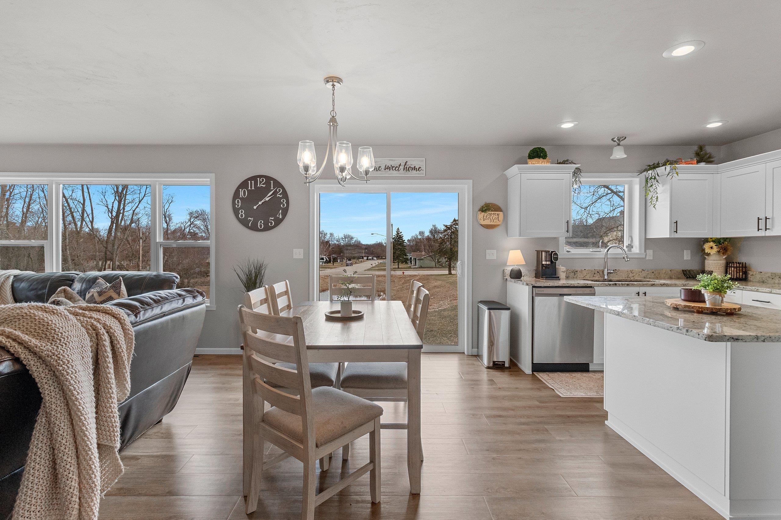 1221 Velsen Road Green Bay, WI 54313 - Photo 10 of 49