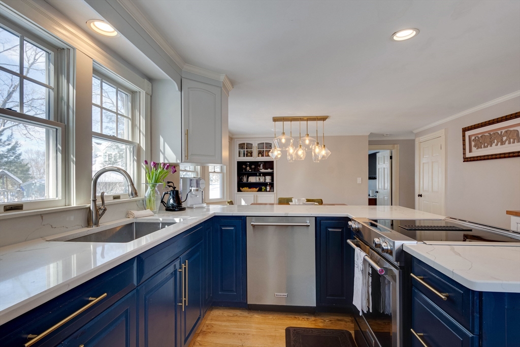 17 Cranston Road Winchester, MA 01890 - Photo 13 of 39