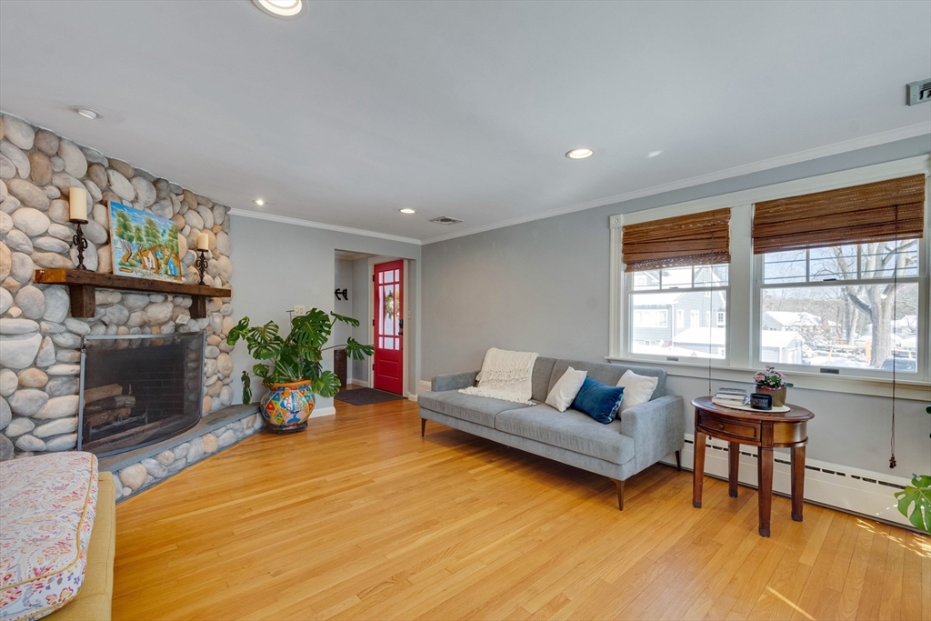 17 Cranston Road Winchester, MA 01890 - Photo 6 of 39