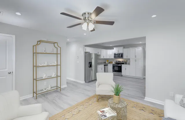 $1,900 | 122 Thompson Street, Walterboro, SC 29488