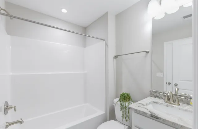 $1,900 | 122 Thompson Street, Walterboro, SC 29488