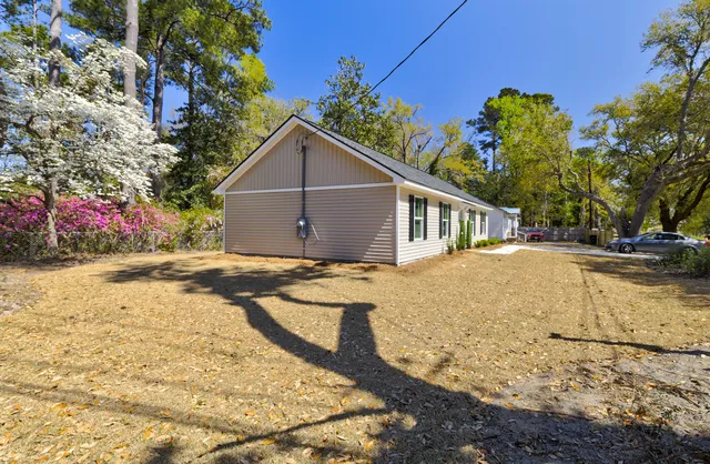 $1,900 | 122 Thompson Street, Walterboro, SC 29488