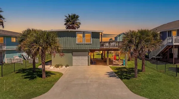 $2,150 | 4031 Panola Drive, Galveston, TX 77554