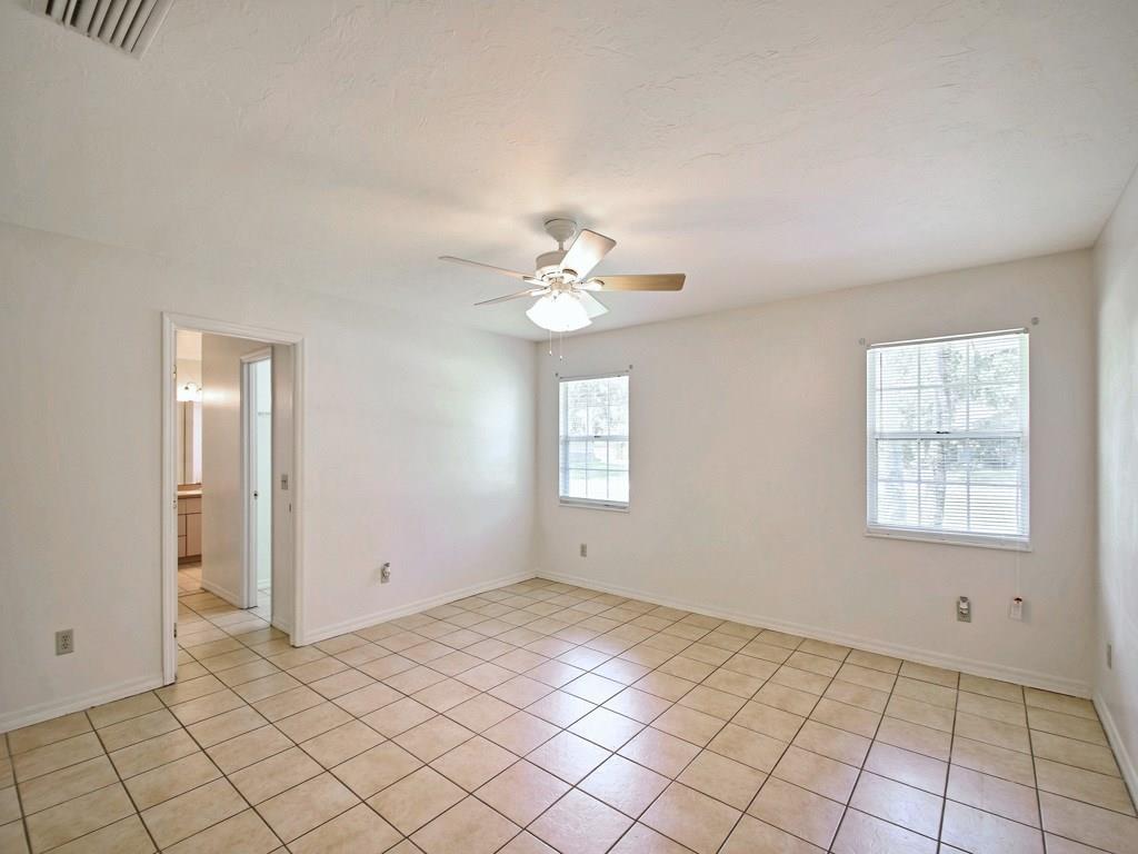 774 24th Square Vero Beach, FL 32962 - Photo 14 of 33 a view of an empty room with window