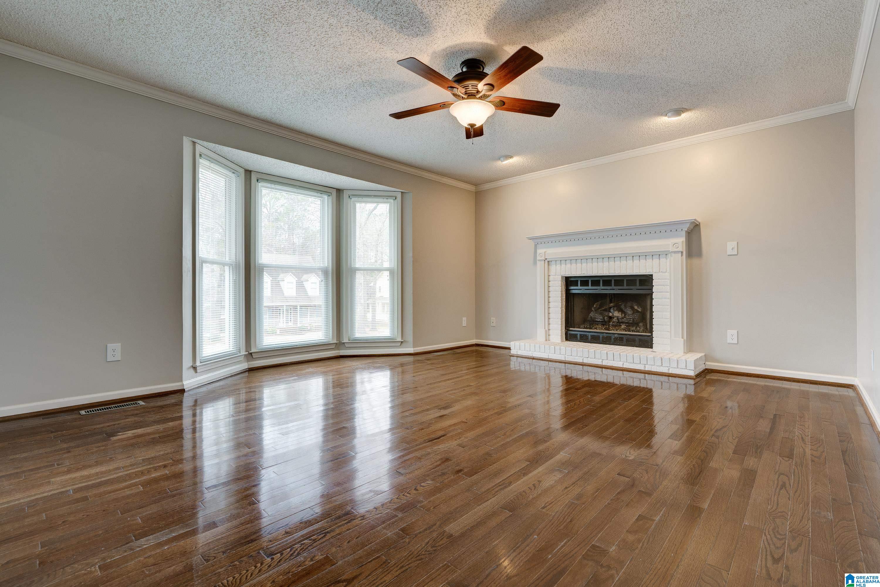 6049 Woodvale Road Helena, AL 35080 - Photo 4 of 46