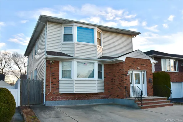 $1,088,000 | 242 Munro Boulevard, Valley Stream, NY 11581