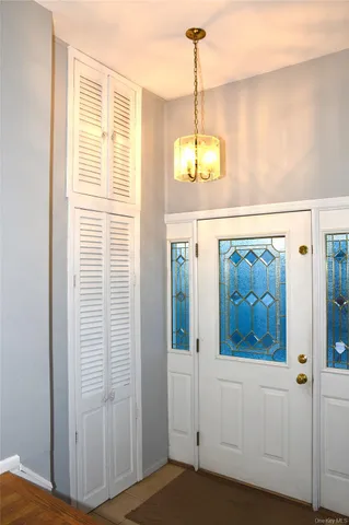 $1,088,000 | 242 Munro Boulevard, Valley Stream, NY 11581