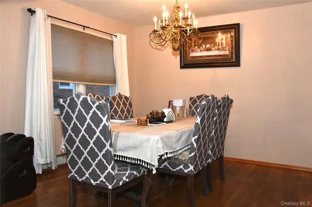 $1,088,000 | 242 Munro Boulevard, Valley Stream, NY 11581