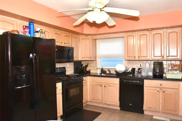 $1,088,000 | 242 Munro Boulevard, Valley Stream, NY 11581