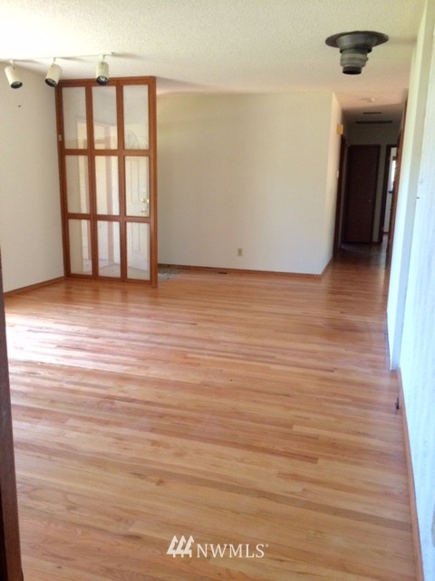 11734 Southeast 167th Street Renton, WA 98058 - Photo 5 of 15 Gallery Image 5