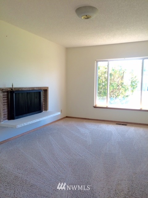11734 Southeast 167th Street Renton, WA 98058 - Photo 7 of 15 Gallery Image 7